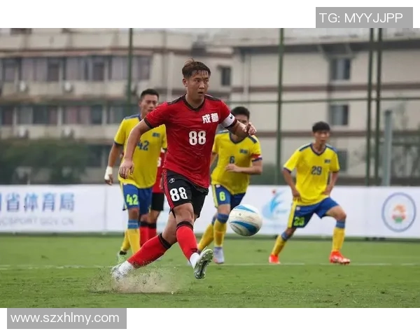 成都足球队比赛经验引发热议球迷对战术选择和球员表现各执己见 成都足球队比赛经验引发热议球迷对战术选择和球员表现各执己见